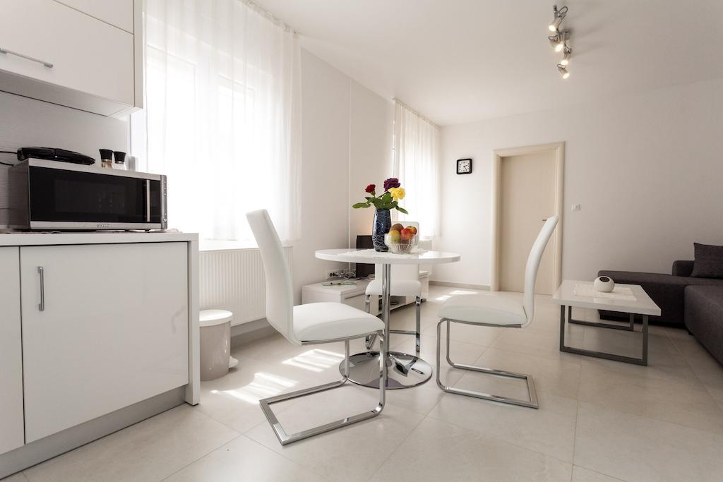 Beach Apartments Rafael Zadar Buitenkant foto